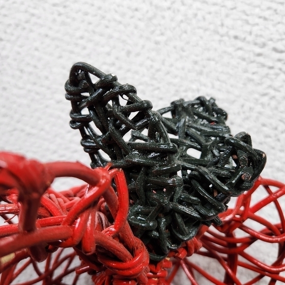 Vintage Large Red Apple Shaped Wicker Basket - Picture 4 of 10